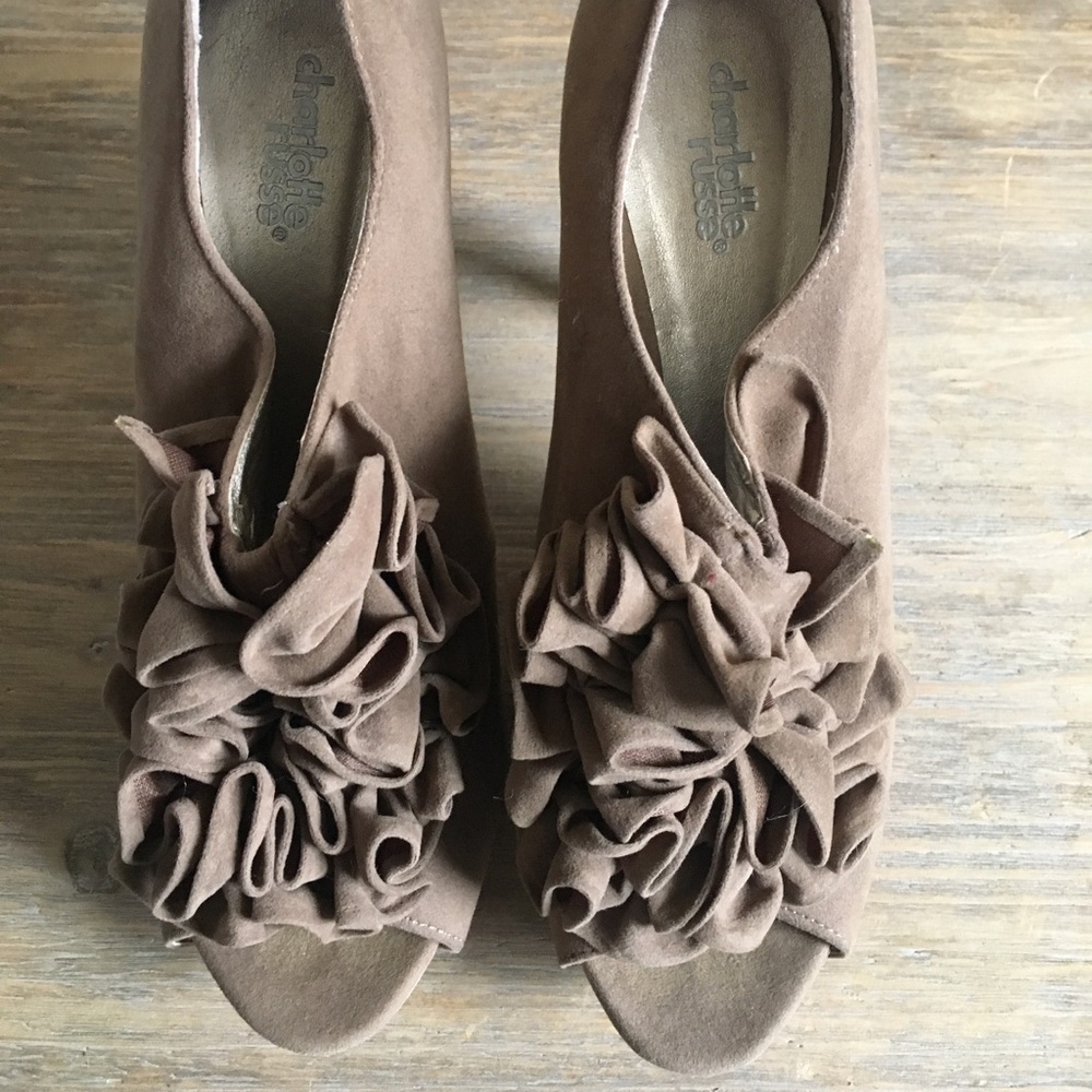 Charlotte Russe Ruffle Heels - Picture 2 of 5